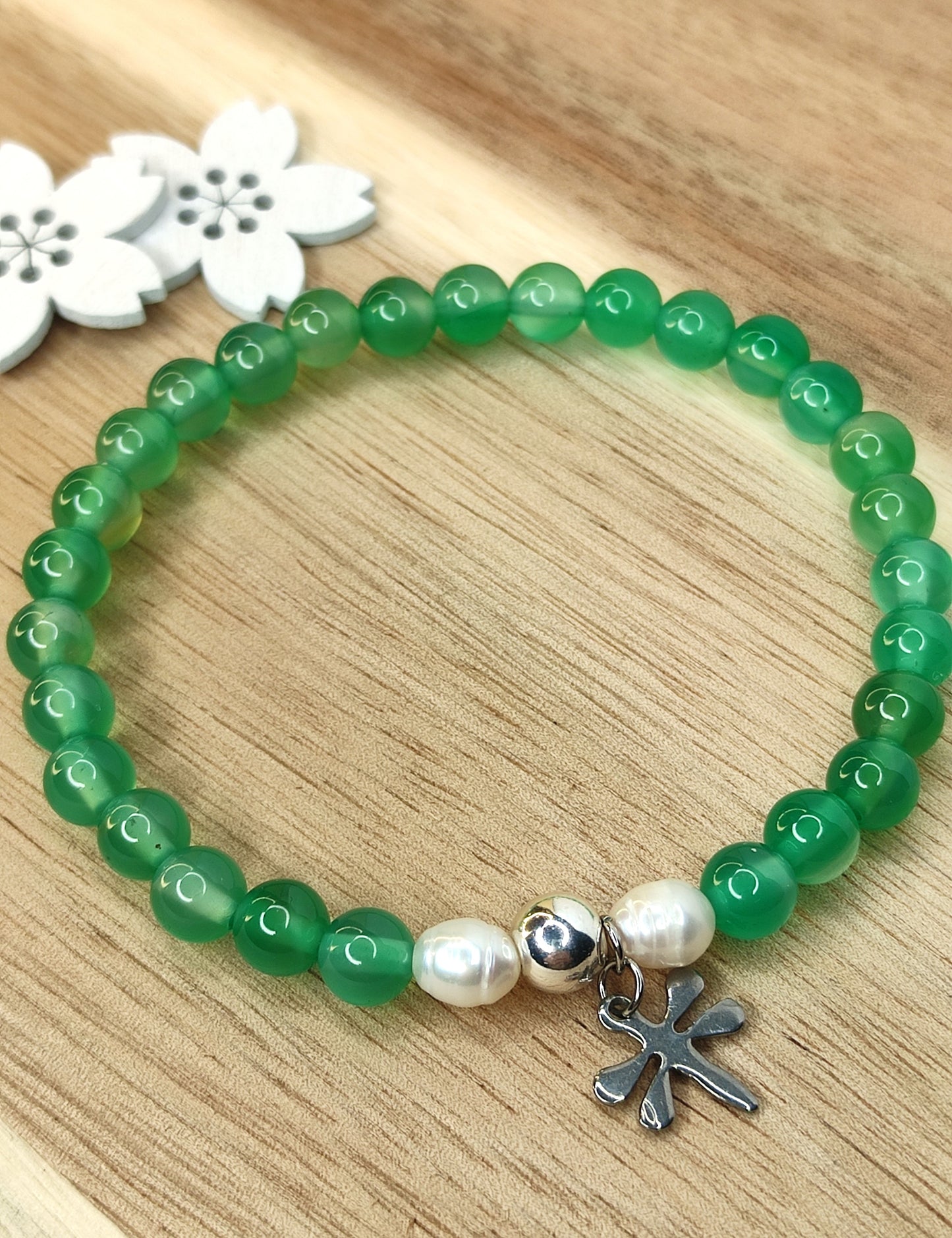 NEW Light green AGATE bracelet
